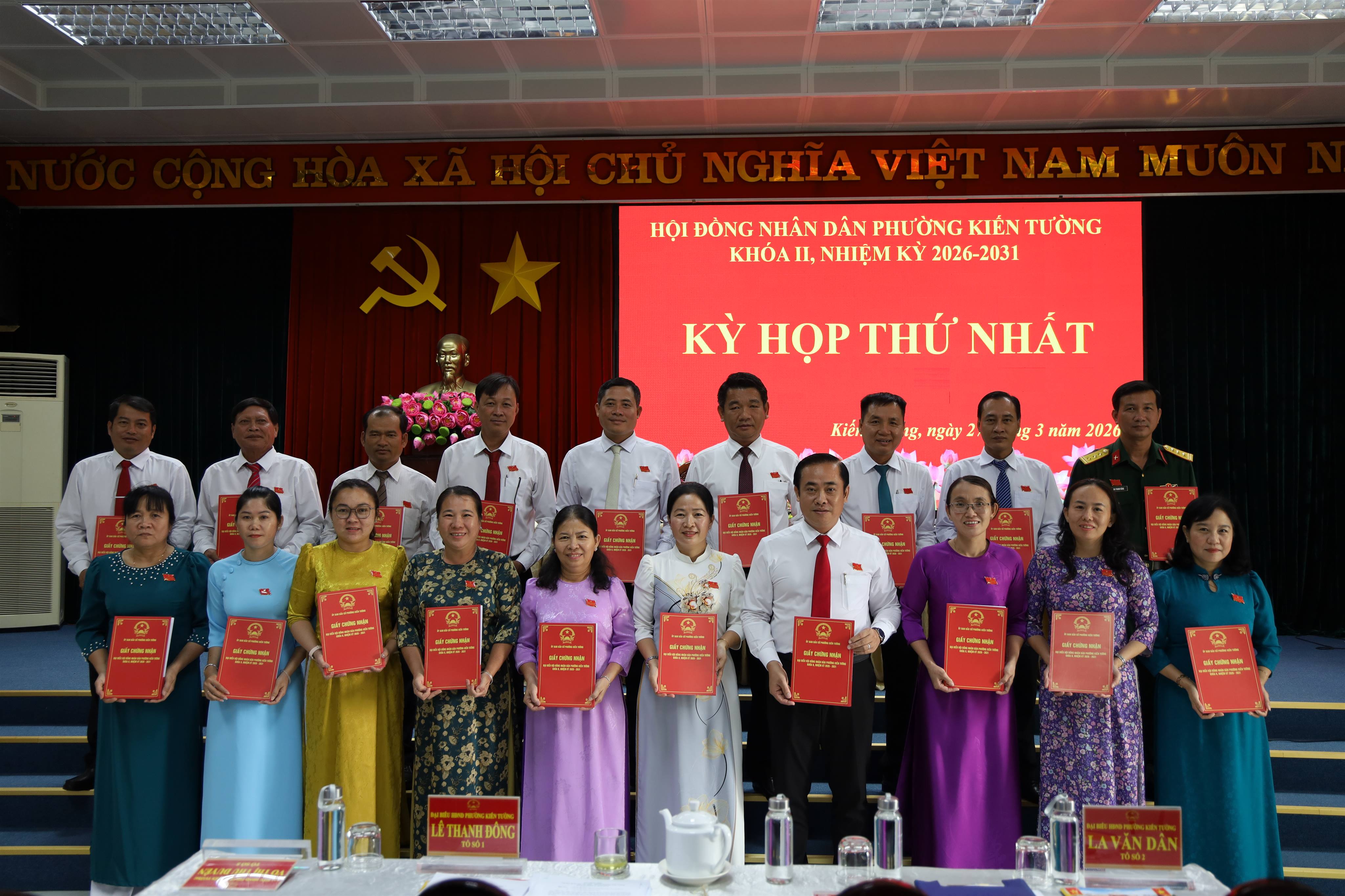HĐND phường Kiến Tường tổ chức thành công Kỳ họp thứ nhất khóa II, nhiệm kỳ 2026-2031